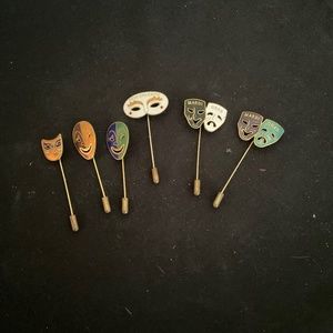 MARDI GRAS vintage pin